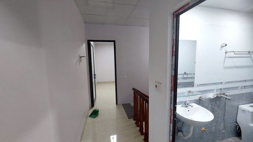Cho thuê nhà ngõ 193 định công hạ, 40m2, 2 tầng, 2 ngủ, 8 6800108