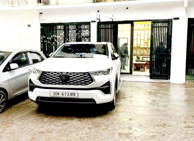 Cho thuê căn hộ tập thể tầng 1 giải phóng 90m2, 3 ngủ, 2 vệ 6800632
