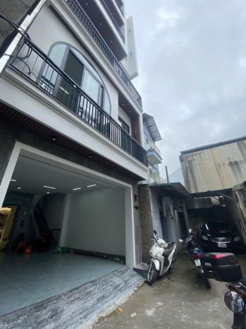 Bán nhà nguyễn văn linh  long biên  6 tầng  thang máy 6800948