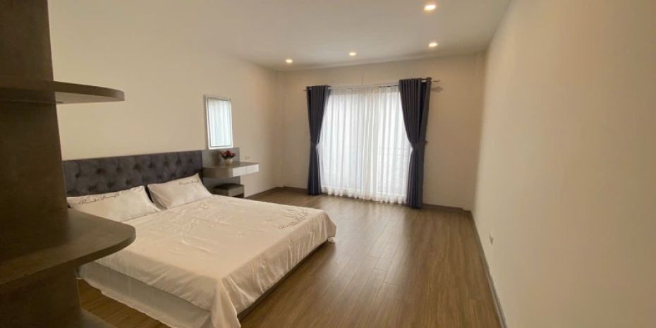 Bán nhà nguyễn văn linh  long biên  6 tầng  thang máy 6800949