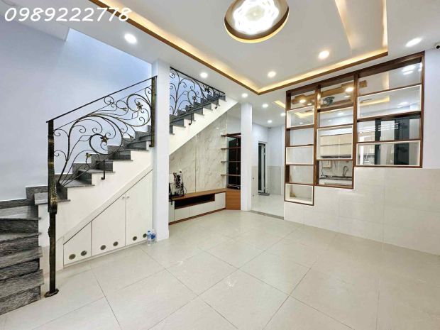 Bán nhà ngay cmt8 ,  p11 quận 3 - đẹp 51m2 4.3x8.1 nở hậu 6801293