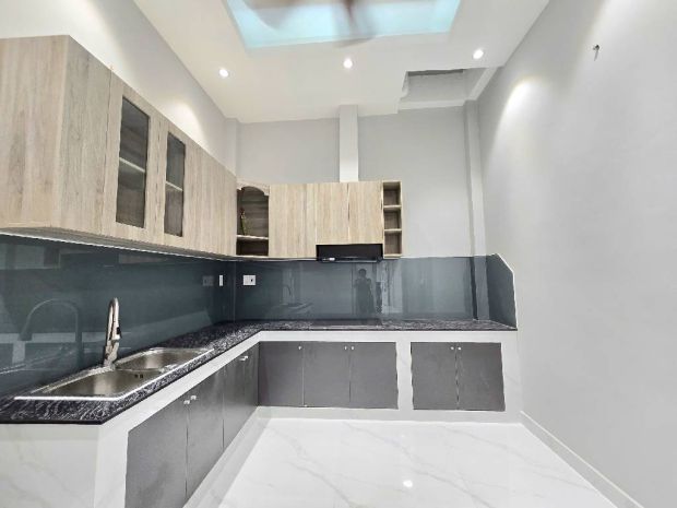 Nhà bán, khu vip bàu cát  đồng đen  hẻm xe hơi  4 tầng 6802714