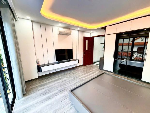 Bán nhà mới tinh ngọc thuỵ- long biên, thang máy, 50m-nhỉnh 6804571