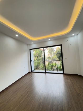 Bán nhà thạch bàn long biên  42m²  5 tầng  6,55 tỷ  gần 6806130