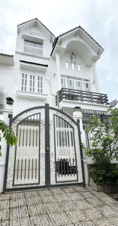 Biệt thự mặt tiền đường số 9 kdc ấp 5 phong phú bình hưng 6807658