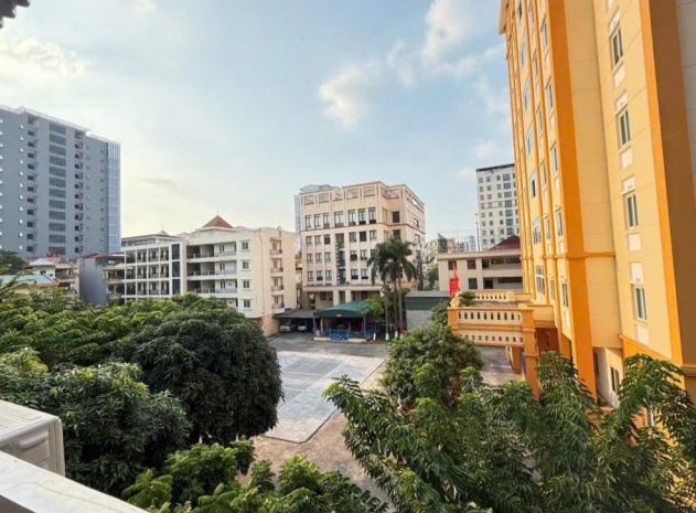 Hàng hiếm hoàng quốc việt, ngõ nông, gần phố, full nội thất 6808316