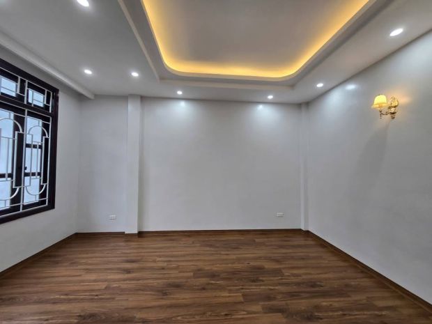 Hơn 4 tỷ có ngay nhà 5 tầng yên vĩnh  ô tô chạy vòng 6808443