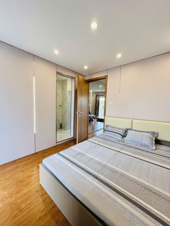 Nhà đẹp vài bước xuống phố tặng full nội thất 6808530