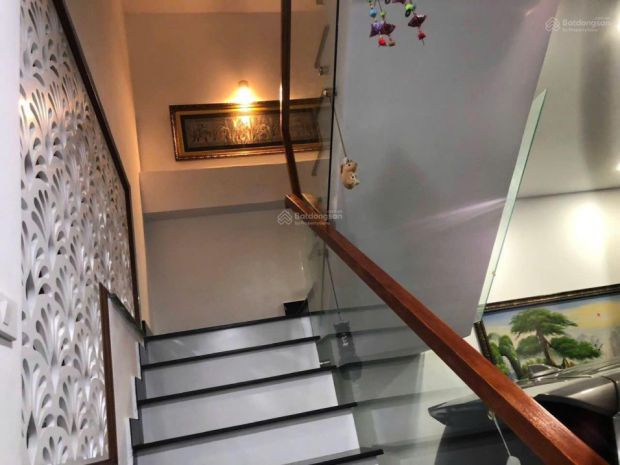 Ngang 6.2m - ô tô ngủ nhà -gần quận 1 - cách mặt tiền 1 căn 6809808