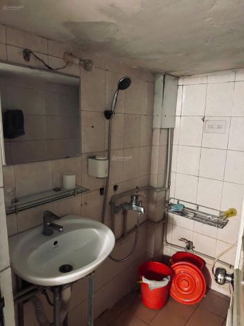 Cho thuê căn hộ tt tầng 3 nhà d2 trung tự 70m 3n+2vs, 6triệu 6809834