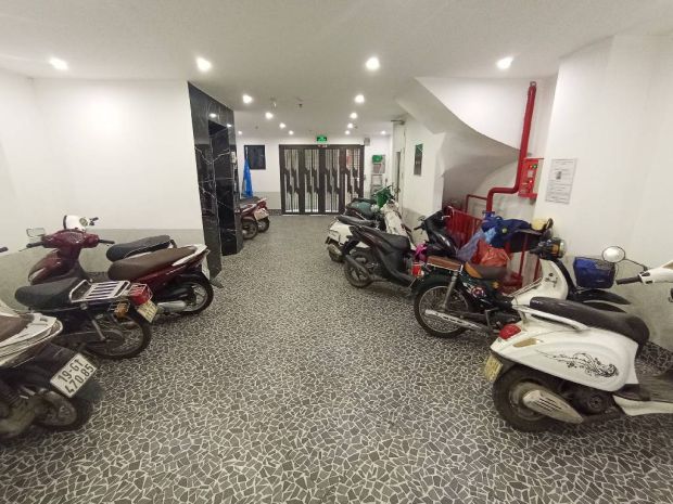 Bán chung cư mini 18 phòng, gần viện e, tháng thu 100 triệu 6810190