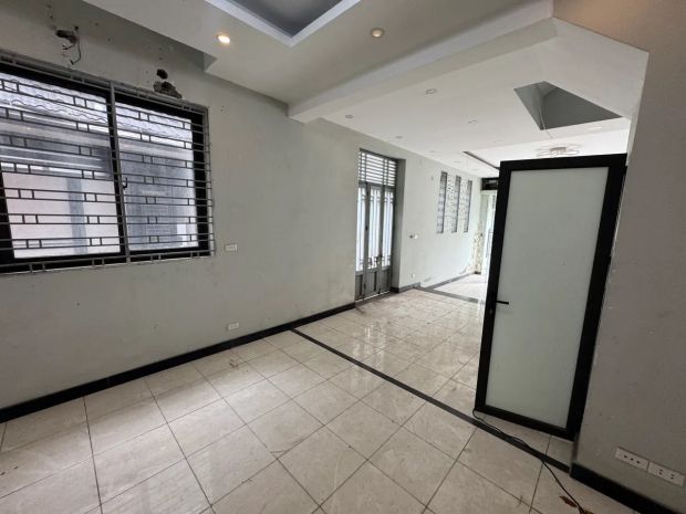 Mặt phố hồng tiến long biên 55m2 lô góc 5 tầng, vỉa hè, 6813613