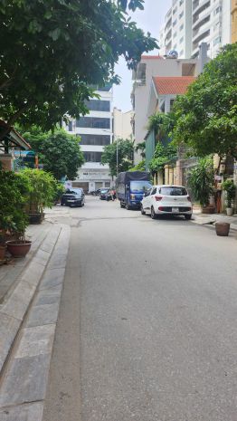 Nhà đẹp - giá tốt - vị trí đắc địa tại hoàng quốc việt, hà 6813713