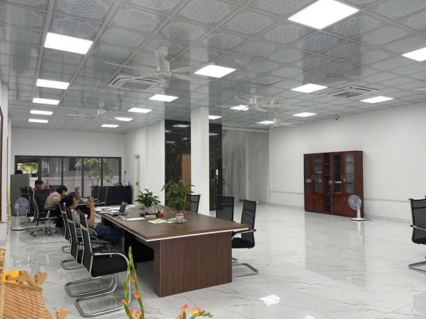Cho thuê tòa nhà shophouse 7 tầng - thang máy - mặt đường 6813877