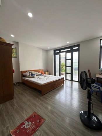 Hẻm trước nhà 4,5m sát thống nhất - dt 5 x 15 - 3 tầng 4 pn 6813927