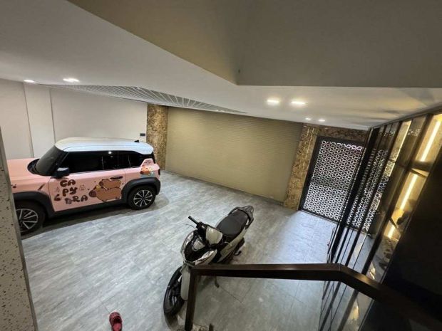Bán nhà việt hưng, 6 tầng thang máy, mặt tiền 8m, gara 2 6814428