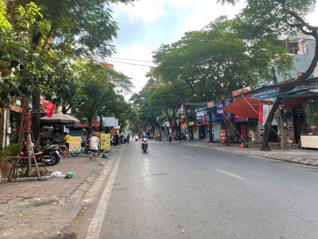 Nhà mới 5 tầng trần cung gần ngã tư hoàng quốc việt lô góc, 6814768