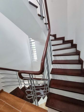 Nhà mới 5 tầng trần cung gần ngã tư hoàng quốc việt lô góc, 6814770