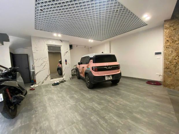 Nhà đẹp  gara 2 ô tô  full nội thất nhật 
 vị trí: 6815551