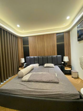 Nhà đẹp  gara 2 ô tô  full nội thất nhật 
 vị trí: 6815553