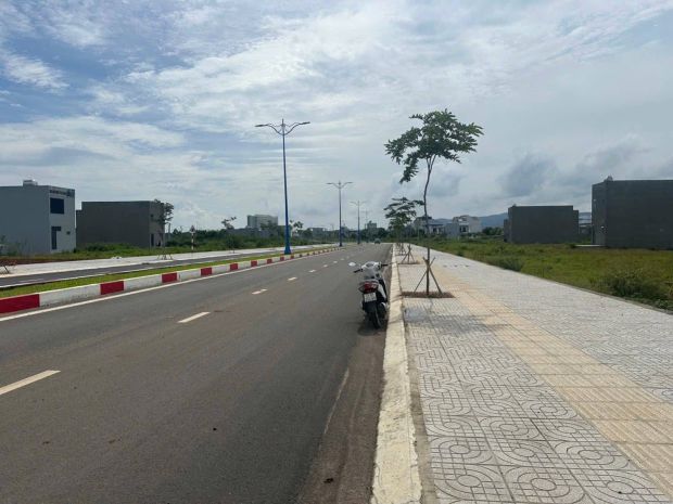 Cần bán lô đất mặt tiền đường 26m  phường tam long, 6816134