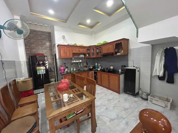 Ngộp lũy bán bích - 4x14m- hxh 4 tầng  btct hiếm có 6816543