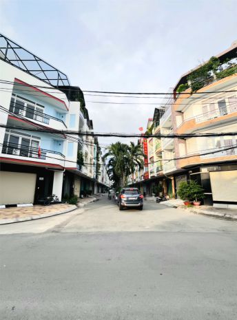 Cần bán gấp căn hộ dịch vụ mặt tiền tạ quang bửu, dòng tiền 6816595