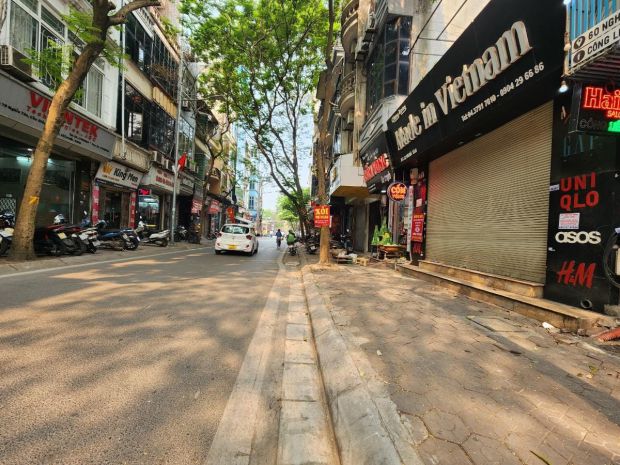 Mặt phố nghĩa tân  77m²  lô góc 2 mặt  vỉa hè  sổ vuông 6817176