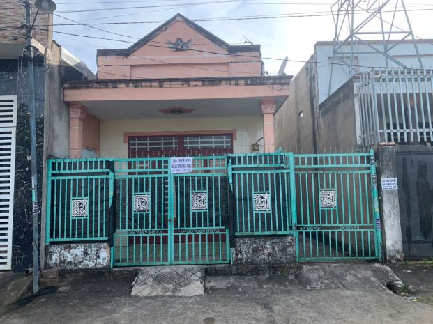 Vị trí đẹp - giá tốt -chính chủ cần bán căn nhà cấp 4 và 6817213