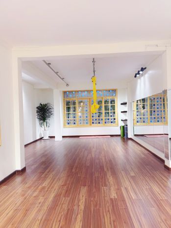 Hot hot - cần  bán  siêu phẩm nhà đẹp 2 mặt tiền tại hoàng 6818175