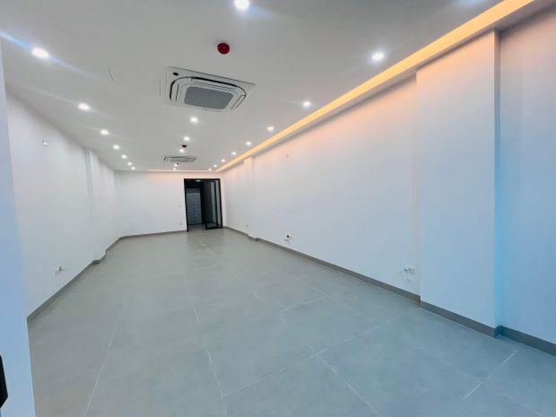 Ban toa building phô vu pham ham nguyên khang 6818565