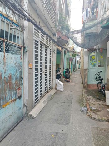 Nhà 3 tầng nở hậu l đường nguyễn thị tần p2q8. giá 2,8 tỷ 6819386