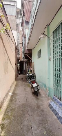 Nhà 3 tầng nở hậu l đường nguyễn thị tần p2q8. giá 2,8 tỷ 6819388