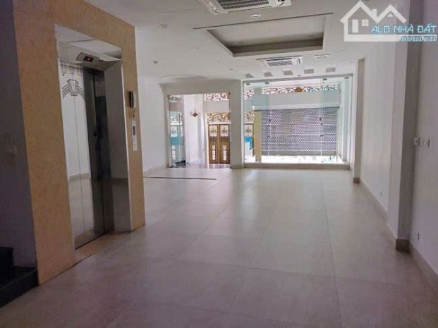 Cho thuê nhà mặt ngõ phố việt hưng  gần công viên lệ mật 6821128