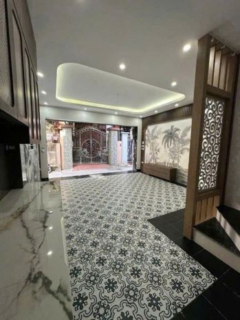 Bán nhà ngô gia tự 40m 6 tầng mt5.1m thang máy lô góc gara 6821827