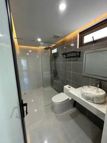 Bán nhà ngô gia tự 40m 6 tầng mt5.1m thang máy lô góc gara 6821829