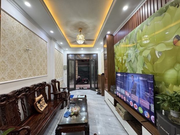 Thụy khuê dt 45m,thang máy-15,8 tỷ,ngõ rộng 3m,thoáng 6822460