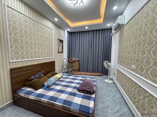 Thụy khuê dt 45m,thang máy-15,8 tỷ,ngõ rộng 3m,thoáng 6822463