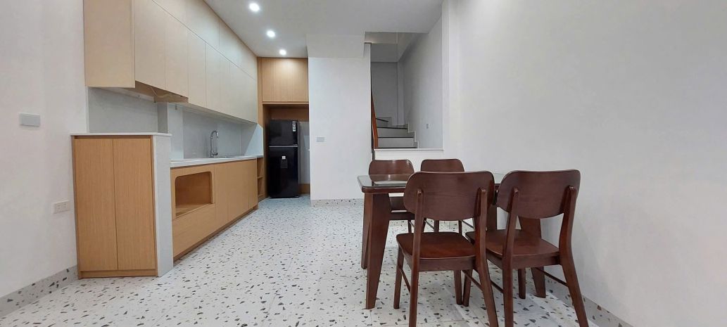 Cho thuê nhà nguyên căn ngõ 188 phố vọng, 30m2 x 5 tầng, 3 6822873