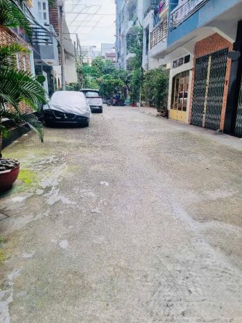 Quận 10  thành thái  4 tầng  7pn khép kín  chdv dòng 6823639