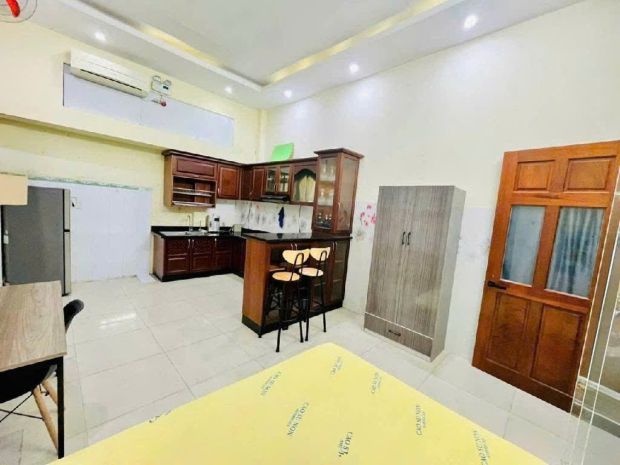 Quận 10  thành thái  4 tầng  7pn khép kín  chdv dòng 6823642