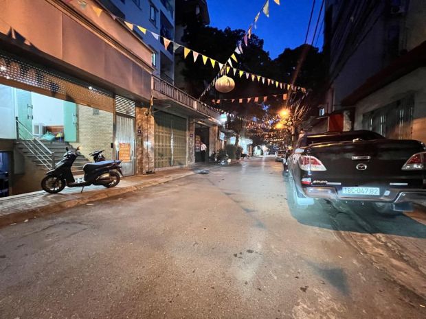 Bán nhà xuân đỉnh 43m2, 5 tầng, thang máy, ô tô vào nhà, 6823718