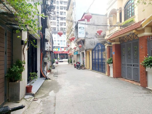 Bán nhà trung tâm khu phân lô hàng không  ô tô tránh 6823771