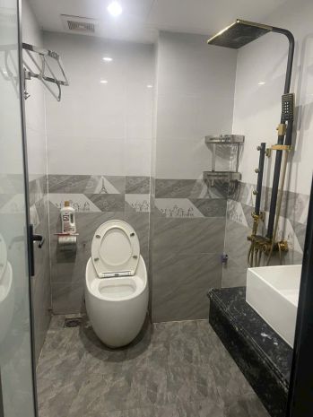 Cho thuê nhà kd, vp, nhà hàng, vỉa hè, 101m2- 4t, giảng 6823985