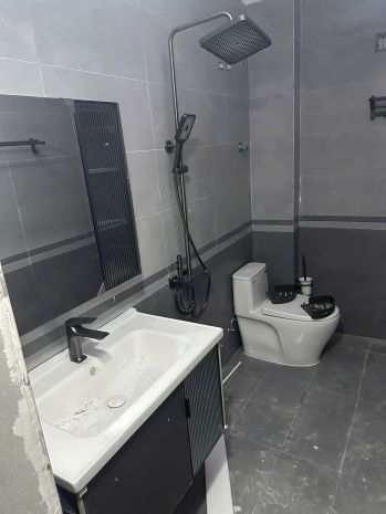 Cho thuê nhà mới, căn góc, thang máy, 120m2_ 5t vỉa hè, 6823990