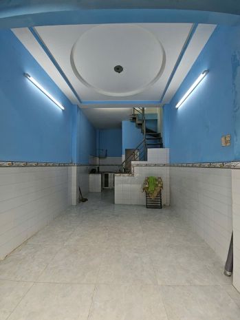 Cách mặt tiền xe hơi 
10 m q4
có 3 tỷ 6823999