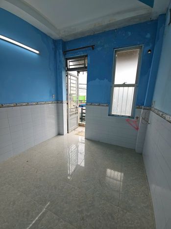 Cách mặt tiền xe hơi 
10 m q4
có 3 tỷ 6824001