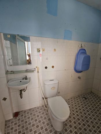 Cách mặt tiền xe hơi 
10 m q4
có 3 tỷ 6824002