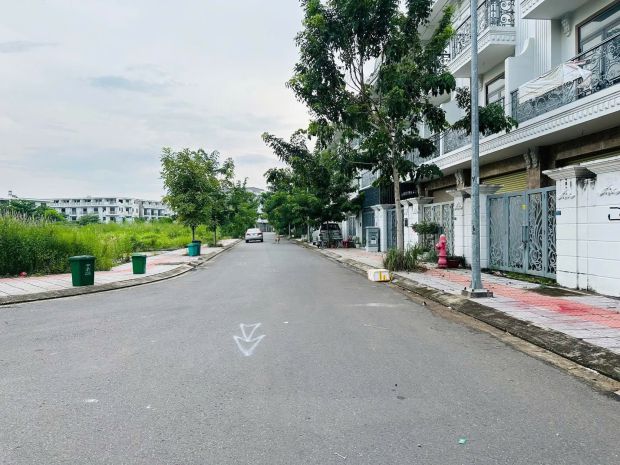 Cần bán nhanh nhà thô 1 trệt 3 lầu vị trí đẹp tại kdc bửu 6825343