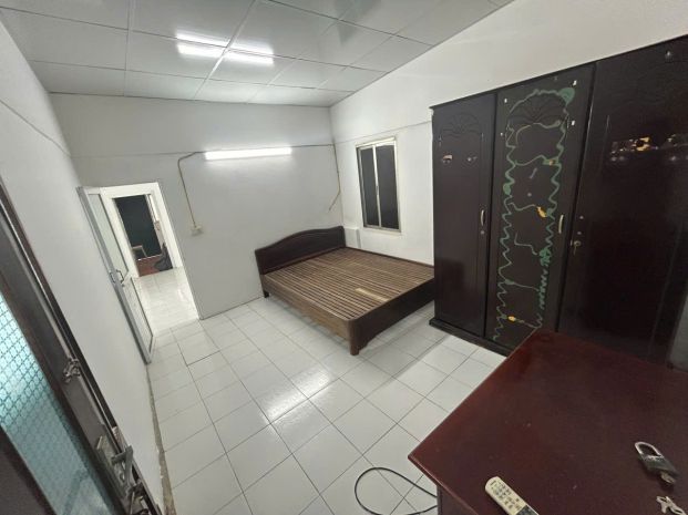 Cho thuê căn hộ tập thể tầng 5 huỳnh thúc kháng, 80m2, 3 6825883